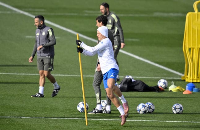 Training session ahead of Real Madrid v Manchester City - UEFA Champions League MADRID, SPAIN - DECEMBER 9: Arda Guler of Real Madrid attends the training session ahead of UEFA Champions League week 6 football match against Manchester City at Valdebebas training grounds in Madrid, Spain on December 9, 2025. Burak Akbulut Anadolu Madrid Spain. Editorial use only. Please get in touch for any other usage.  Copyright: x2025xAnadoluxBurakxAkbulutx