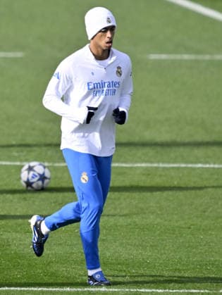 Training session ahead of Real Madrid v Manchester City - UEFA Champions League MADRID, SPAIN - DECEMBER 9: Jude Bellingham of Real Madrid attends the training session ahead of UEFA Champions League week 6 football match against Manchester City at Valdebebas training grounds in Madrid, Spain on December 9, 2025. Burak Akbulut Anadolu Madrid Spain. Editorial use only. Please get in touch for any other usage.  Copyright: x2025xAnadoluxBurakxAkbulutx