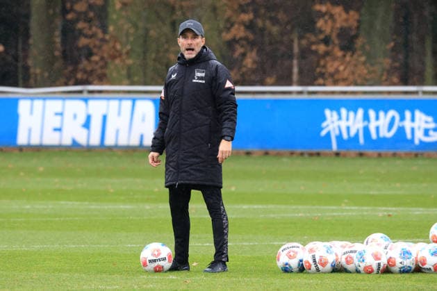 DEU, DFL, 2 FBL Hertha BSC, Training, 09 12 2025, Sportforum, Berlin, DEU, DFL, 2 FBL Hertha BSC, Training, im Bild Cheftrainer Stefan Leitl Hertha BSC Berlin DFL regulations prohibit any use of Photographs as image sequences and or quasi video nordphotoxGmbHx xEngler nph00076