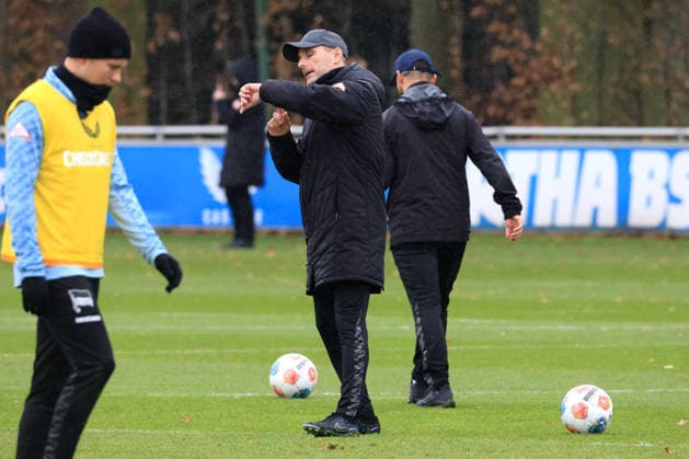 DEU, DFL, 2 FBL Hertha BSC, Training, 09 12 2025, Sportforum, Berlin, DEU, DFL, 2 FBL Hertha BSC, Training, im Bild Cheftrainer Stefan Leitl Hertha BSC Berlin DFL regulations prohibit any use of Photographs as image sequences and or quasi video nordphotoxGmbHx xEngler nph00076