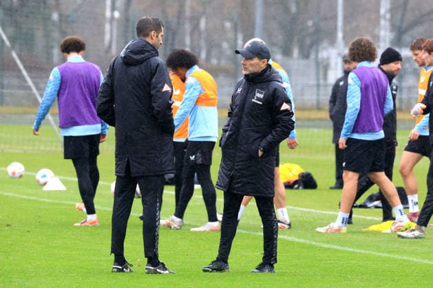 DEU, DFL, 2 FBL Hertha BSC, Training, 09 12 2025, Sportforum, Berlin, DEU, DFL, 2 FBL Hertha BSC, Training, im Bild Cheftrainer Stefan Leitl Hertha BSC Berlin , Co Trainer Andre Mijatovic Hertha BSC Berlin DFL regulations prohibit any use of Photographs as image sequences and or quasi video nordphotoxGmbHx xEngler nph00076