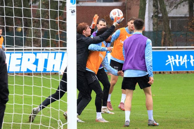 DEU, DFL, 2 FBL Hertha BSC, Training, 09 12 2025, Sportforum, Berlin, DEU, DFL, 2 FBL Hertha BSC, Training, im Bild Konstantin Heide Hertha BSC Berlin 13 DFL regulations prohibit any use of Photographs as image sequences and or quasi video nordphotoxGmbHx xEngler nph00076