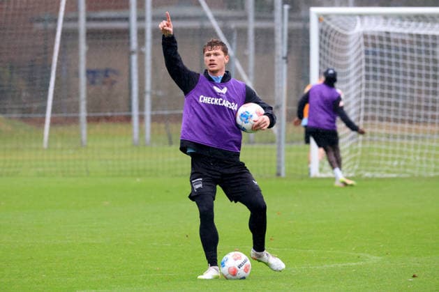DEU, DFL, 2 FBL Hertha BSC, Training, 09 12 2025, Sportforum, Berlin, DEU, DFL, 2 FBL Hertha BSC, Training, im Bild Sebastian Groenning Hertha BSC Berlin 17 DFL regulations prohibit any use of Photographs as image sequences and or quasi video nordphotoxGmbHx xEngler nph00076