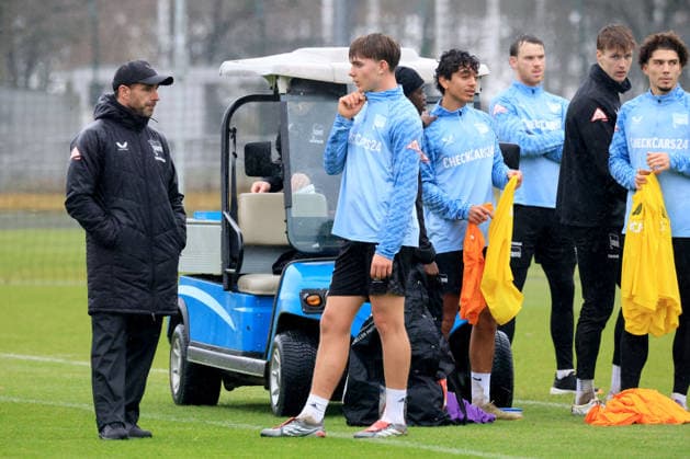 DEU, DFL, 2 FBL Hertha BSC, Training, 09 12 2025, Sportforum, Berlin, DEU, DFL, 2 FBL Hertha BSC, Training, im Bild Kennet Eichhorn Hertha BSC Berlin 23 , Michael Hartmann DFL regulations prohibit any use of Photographs as image sequences and or quasi video nordphotoxGmbHx xEngler nph00076