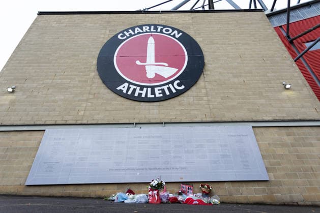 Charlton Athletic v Middlesbrough Sky Bet Championship General view of a memorial outside the stadium for Norman Barker known as Headphones Norm before the Sky Bet Championship match at The Valley, London 09 12 2025 UK Newspapers OUT Copyright: xBenxPetersx FIL-22613-0005