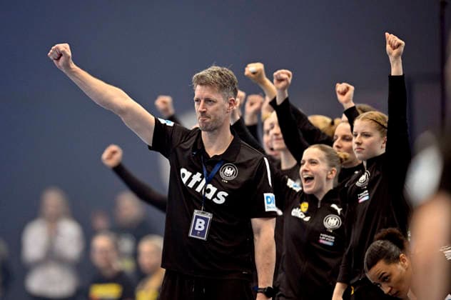 Cheering coach Markus Gaugisch GER Womens Handball World Championship 2025, quarterfinals Germany GER Brazil BRA , on 09 12 2025 in Dortmund Germany Womens Handball World Championship from 26 11 14 12 2025 in Germany Netherlands Â