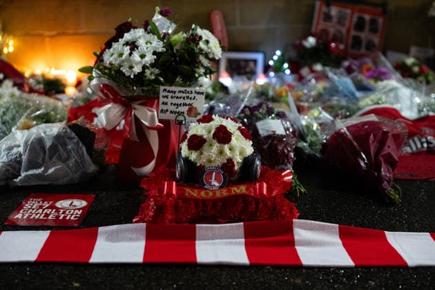 Charlton Athletic v Middlesbrough Sky Bet Championship Detail view of a memorial outside the stadium for Norman Barker known as Headphones Norm before the Sky Bet Championship match at The Valley, London 09 12 2025 UK Newspapers OUT Copyright: xBenxPetersx FIL-22613-0060