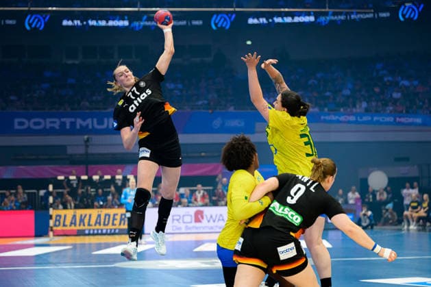 Handball, Womens World Cup, quarter-finals Germany Brazil Viola Leuchter Germany Dortmund Westfalenhalle North Rhine-Westphalia Germany