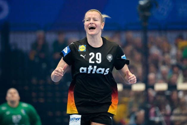 Handball, Womens World Cup, quarter-finals Germany Brazil Antje Döll Doell Germany Dortmund Westfalenhalle North Rhine-Westphalia Germany