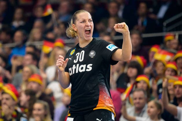 Handball, Womens World Cup, Quarter-final Germany Brazil Jenny Behrend Germany Cheers Joy Emotion Goal celebration Goalscorer Dortmund Westfalenhalle North Rhine-Westphalia Germany