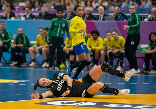 Xenia Smits Germany, 11 on the floor Germany Brazil, Quarterfinal, 27th IHF Womens Handball World Championship, WM, World Championship 2025, GER, Dortmund, Westfalenhalle Copyright: HMBxMedia xMarcoxBader