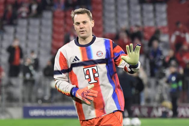 09 12 2025, xemx, Football UEFA Champions League, FC Bayern Muenchen Sporting Lisbon v l Warmup warm up Warm up before the match Manuel Neuer FC Bayern Muenchen DFL DFB REGULATIONS PROHIBIT ANY USE OF PHOTOGRAPHS as IMAGE SEQUENCES and or QUASI VIDEO Muenchen