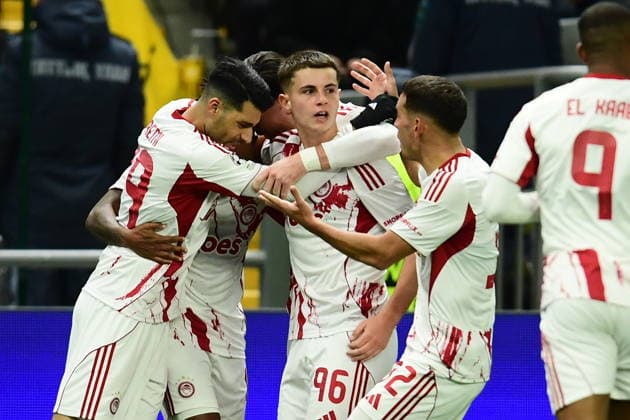 UEFA Champions League, Kairat Almaty vs Olympiacos FC - Gelson Martins of Olympiacos FC celebrates with his teamates after scoring the 0-1 during the UEFA Champions League Phase matchday 6 soccer match between Olympiacos FC and Kairat Almaty held at Astana Arena in Astana, Kazakhstan, 9 December 2025. IMAGO ONE INCH PRODUCTIONS Astana Kazakhstan Copyright: xONExINCHxPRODUCTIONSx 6772295