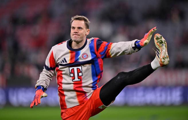 before the match warm-up training goalkeeper Manuel Neuer FC Bayern Muenchen FCB 01 tense FC Bayern Muenchen FCB vs Sporting Lisbon SCP matchday 6 09 12 2025 DFL REGULATIONS PROHIBIT ANY USE OF PHOTOGRAPHS AS IMAGE SEQUENCES AND OR QUASI VIDEO FC Bayern Muenchen FCB vs Sporting Lisbon SCPn