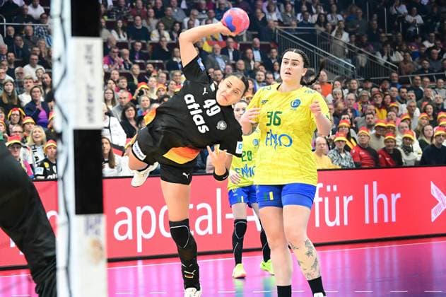 09 12 2025 xkhx Dormund, Westfallenhalle, international womens handball world championship quarter-final handball national team Germany vs. national team Brazil AimÃ e von Pereira GER