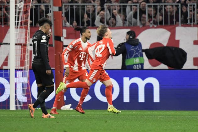 09 12 2025, xemx, Football UEFA Champions League, FC Bayern Muenchen Sporting Lisbon v l Cheering after the offside goal Lennart Karl FC Bayern Muenchen DFL DFB REGULATIONS PROHIBIT ANY USE OF PHOTOGRAPHS as IMAGE SEQUENCES and or QUASI VIDEO Muenchen