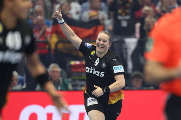 Germany Brazil, IHF Womens Handball World Championship Lisa Antl Germany, 9 Quarterfinals of the Womens Handball World Championship between Germany and Brazil on December 9, 2025 at the Westfalenhalle in Dortmund , Dortmund Nordrhein Westfalen Germany Westfalenhalle
