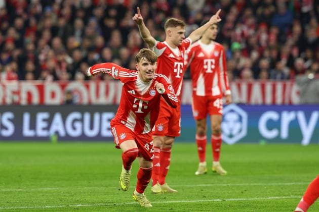 Goal celebration by Lennart Karl 42 FC Bayern Muenchen , Goal did not count, FC Bayern Muenchen vs Sporting Lisbon, Football, Champions League, Matchday 6, 09 12 2025 Muenchen Bayern Germany Copyright: xkolbert-press ChristianxKolbertx