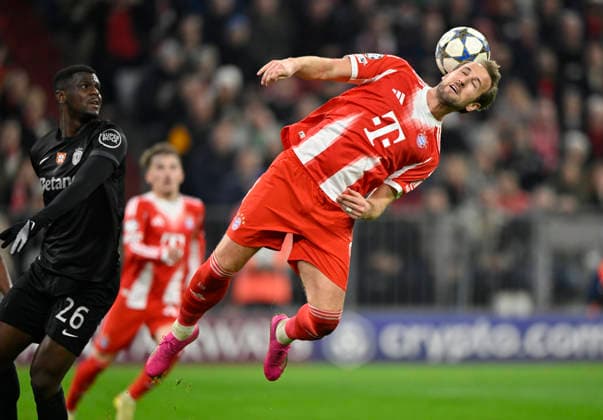 Header duel duel action Harry Kane FC Bayern Muenchen FCB 09 FC Bayern Muenchen FCB vs Sporting Lisbon SCP Matchday 6 09 12 2025 DFL REGULATIONS PROHIBIT ANY USE OF PHOTOGRAPHS AS IMAGE SEQUENCES AND OR QUASI VIDEO FC Bayern Muenchen FCB vs Sporting Lisbon SCPn
