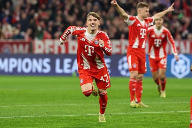 Goal celebration by Lennart Karl 42 FC Bayern Muenchen , Goal did not count, FC Bayern Muenchen vs Sporting Lisbon, Football, Champions League, Matchday 6, 09 12 2025 Muenchen Bayern Germany Copyright: xkolbert-press ChristianxKolbertx