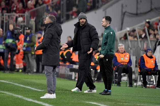 09 12 2025, xemx, Football UEFA Champions League, FC Bayern Muenchen Sporting Lisbon v l Coach head coach Vincent Kompany FC Bayern Muenchen Fourth Official Referee Donald Robertson Coach Coach Rui Borges Sporting Lisbon DFL DFB REGULATIONS PROHIBIT ANY USE OF PHOTOGRAPHS as IMAGE SEQUENCES and or QUASI VIDEO Muenchen