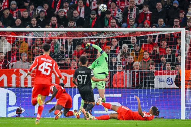 Aleksandar PavloviÄ? FC Bayern München , Dayot Upamecano FC Bayern München , Luis Suarez Sporting CP , goalkeeper Manuel Neuer FC Bayern München and Jonathan Tah FC Bayern München battle for the ball during the UEFA Champions League 2025 26 League Phase MD6 match between FC Bayern München and Sporting Clube de Portugal at Football Arena Munich on December 9, 2025 in Munich, Germany Photo by xxx DeFodi Images