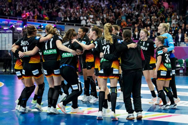 Women s Handball World Championship 2025 Brazil Germany Dortmund, Germany 20251209 Germany celebrates their victory over Brazil in the quarter finals of the Women s Handball World Championship at the Westfalenhalle in Dortmund on Tuesday evening Photo Beate Oma Dahle NTB Dortmund Germany EDITORIAL USE ONLY RESTRICTED USE FOR BETTING COMPANIES  Copyright: xBeatexOmaxDahlex xNTBx