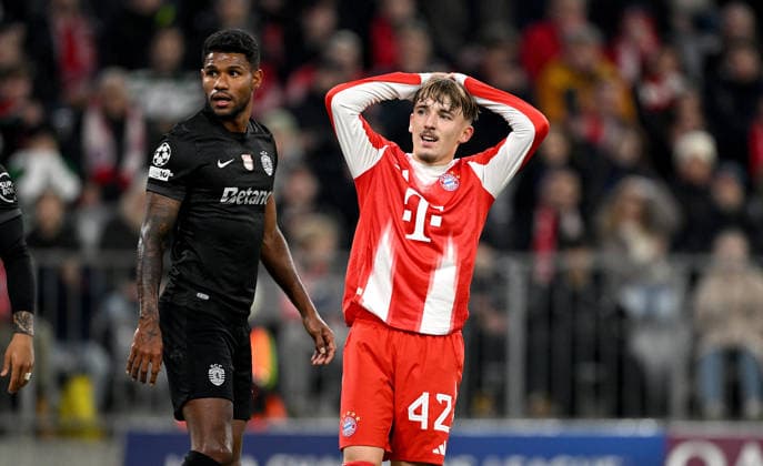 FOOTBALL CHAMPIONS LEAGUE SEASON 2025 2026 Preliminary Round 6 Matchday 09 12 2025 FC Bayern Muenchen Sporting Lisbon Matheus Reis left, Sporting Lisbon Lennart Karl right, FC Bayern Muenchen
