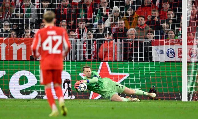 Goalkeeper Manuel Neuer FC Bayern Muenchen FCB 01 Action penalty area scene, goal area scene Lennart Karl Bayern Muenchen FCB 42 FC Bayern Muenchen FCB vs Sporting Lisbon SCP Matchday 6 09 12 2025 DFL REGULATIONS PROHIBIT ANY USE OF PHOTOGRAPHS AS IMAGE SEQUENCES AND OR QUASI VIDEO FC Bayern Muenchen FCB vs Sporting Lisbon SCPn