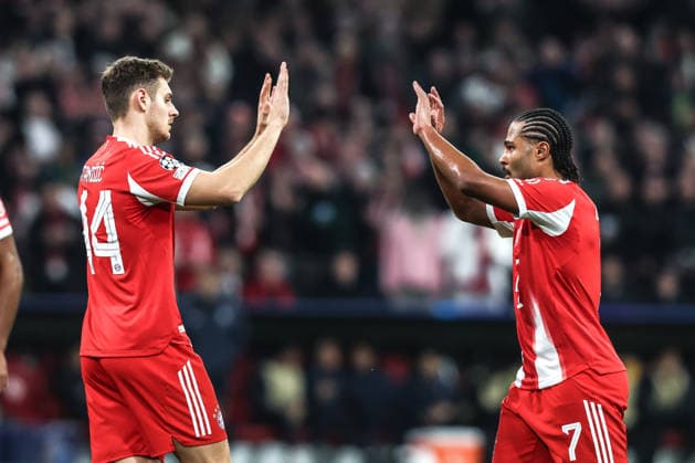 Sport, Football, UEFA Champions League Season 2025 2026 League Phase 6 Matchday FC Bayern Munich Sporting Clube de Portugal 09 12 2025, Allianz Arena Josip Stanisic FC Bayern Munich, 44 Serge Gnabry FC Bayern Munich, 7 clap together after a goal chance Munich Allianz Arena Bayern Germany