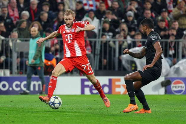 Soccer Champions League Matchday 6 FC Bayern Munich Sporting Lisbon on 09 12 2025 at the Allianz Arena in Munich Konrad Laimer Munich , left Matheus Reis Lisbon , right xMSx