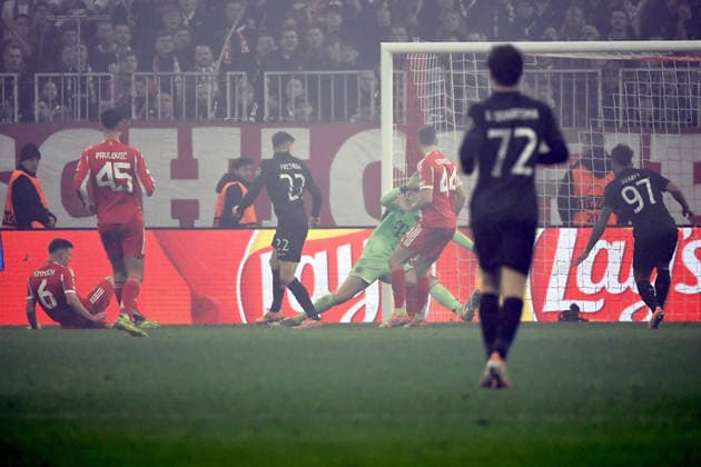 09 12 2025, xemx, Football UEFA Champions League, FC Bayern Muenchen Sporting Lisbon v l Own goal Joshua Kimmich FC Bayern Muenchen Manuel Neuer FC Bayern Muenchen DFL DFB REGULATIONS PROHIBIT ANY USE OF PHOTOGRAPHS as IMAGE SEQUENCES and or QUASI VIDEO Muenchen