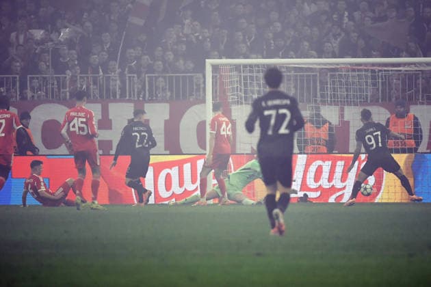 09 12 2025, xemx, Football UEFA Champions League, FC Bayern Muenchen Sporting Lisbon v l Own goal Joshua Kimmich FC Bayern Muenchen Manuel Neuer FC Bayern Muenchen DFL DFB REGULATIONS PROHIBIT ANY USE OF PHOTOGRAPHS as IMAGE SEQUENCES and or QUASI VIDEO Muenchen