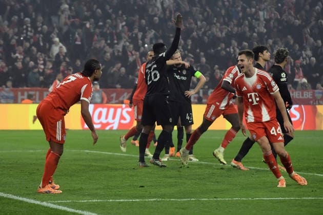 09 12 2025, xemx, Football UEFA Champions League, FC Bayern Muenchen Sporting Lisbon v l Goal celebration after the goal celebrating the goal celebrate 1 1 by Serge Gnabry FC Bayern Muenchen Josip Stanisic FC Bayern Muenchen DFL DFB REGULATIONS PROHIBIT ANY USE OF PHOTOGRAPHS as IMAGE SEQUENCES and or QUASI VIDEO Muenchen
