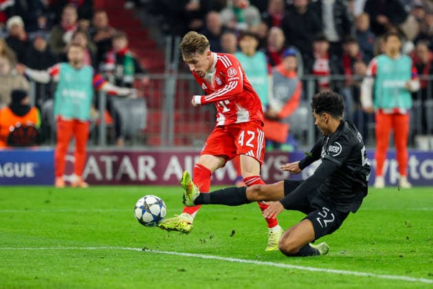Soccer Champions League Matchday 6 FC Bayern Munich Sporting Lisbon on 09 12 2025 at the Allianz Arena in Munich Lennart Karl Munich , left Joao Simoes Lisbon , right xMSx