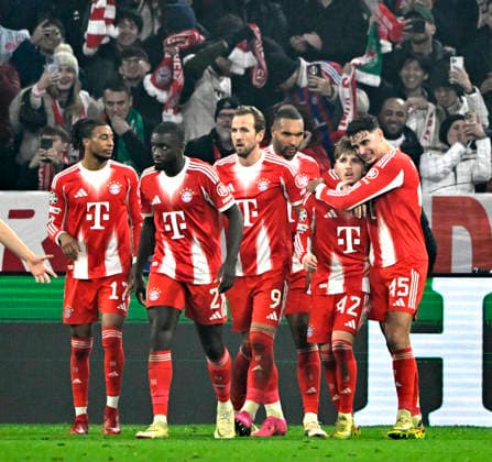 GOAL for 2 1 Lennart Karl Bayern Muenchen FCB 42 Goal celebration Aleksandar Pavlovic FC Bayern Muenchen FCB 45 Harry Kane FC Bayern Muenchen FCB 09 Dayot Upamecano FC Bayern Muenchen FCB 02 Serge Gnabry FC Bayern Muenchen FCB 07 Michael Olise FC Bayern Muenchen FCB 17 Jonathan Tah FC Bayern Muenchen FCB 04 FC Bayern Muenchen FCB vs Sporting Lisbon SCP Matchday 6 09 12 2025 DFL REGULATIONS PROHIBIT ANY USE OF PHOTOGRAPHS AS IMAGE SEQUENCES AND OR QUASI VIDEO FC Bayern Muenchen FCB vs Sporting Lisbon SCPn
