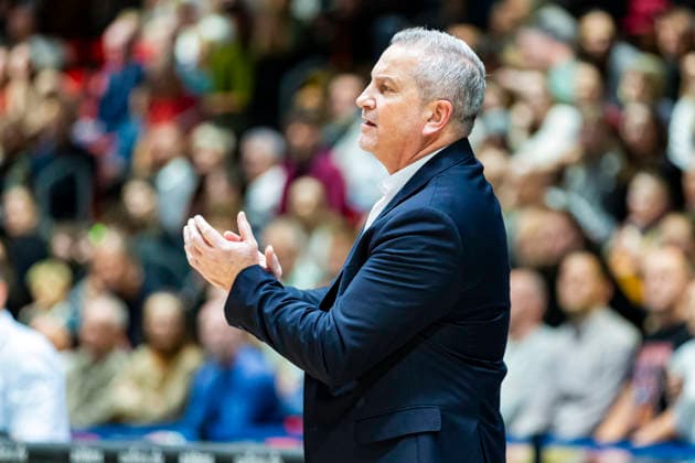 09 12 2025, xomx, Basketball EuroCup 2025, Niners Chemnitz Panionios Athens v l Ilias Zouros Panionios Cosmorama Travel Athens Headcoach Portrait, Portraet, Chemnitz