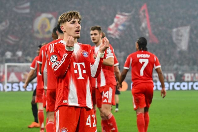 UEFA Champions League FC Bayern Munich Sporting CP 09 12 2025 MUNICH, GERMANY 09 DECEMBER Bayern celebrate after Lennart KARL FC Bayern Munich 42 Goal Goal scorer Happy during the match between FC Bayern Munich and Sporting Lisbon on matchday 6 of the UEFA Champions League league phase at the Allianz Arena Copyright: xBEAUTIFULxSPORTS Goldbergx