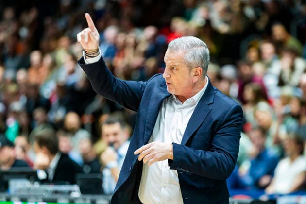 09 12 2025, xomx, Basketball EuroCup 2025, Niners Chemnitz Panionios Athens v l Ilias Zouros Panionios Cosmorama Travel Athens Headcoach Portrait, Portraet, Chemnitz
