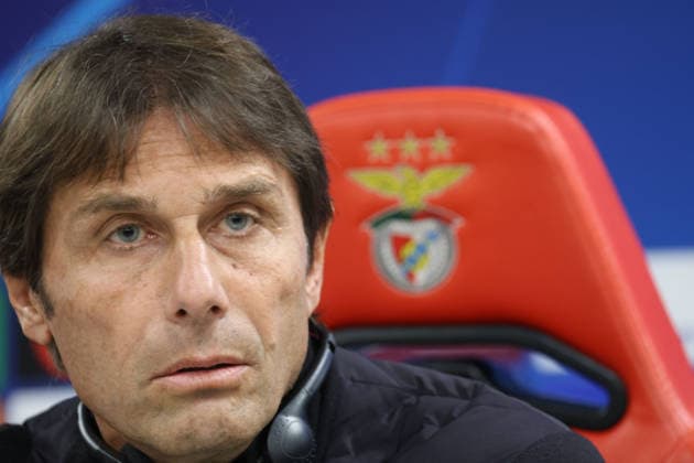 Benfica - Napoli conferenza pre partita Antonio Conte Head Coach of SSC Napoli During the pre-match press conference, PK, Pressekonferenz on December 09, 2025, between FC Benfica and SCC Napoli in the Champions League at the Da Luz Stadium in Lisbon. In the photo: Lisbona STADIO DA LUZ LISBONA PORTOGALLO Copyright: xFABIOxSASSOxFabioxSassox 2L8A5384
