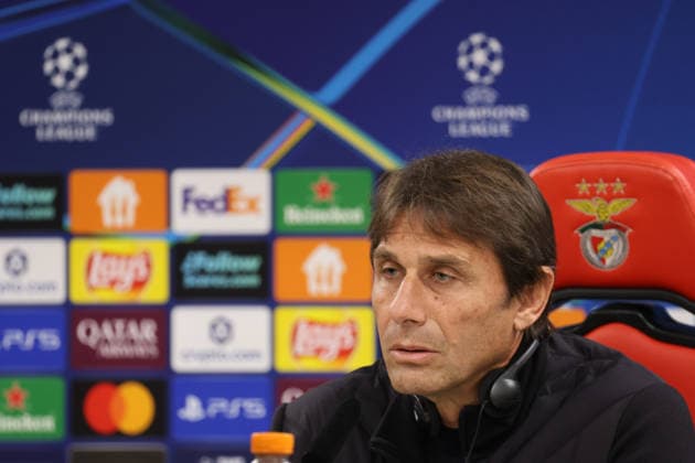 Benfica - Napoli conferenza pre partita Antonio Conte Head Coach of SSC Napoli During the pre-match press conference, PK, Pressekonferenz on December 09, 2025, between FC Benfica and SCC Napoli in the Champions League at the Da Luz Stadium in Lisbon. In the photo: Lisbona STADIO DA LUZ LISBONA PORTOGALLO Copyright: xFABIOxSASSOxFabioxSassox 2L8A5424