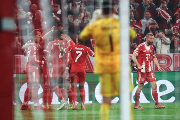 Sport, Football, UEFA Champions League Season 2025 2026 League Phase 6 Matchday FC Bayern Munich Sporting Clube de Portugal 09 12 2025, Allianz Arena Goal celebration FC Bayern Munich after the goal to 2 1 by Lennart Karl FC Bayern Munich, 42 the players are happy Munich Allianz Arena Bayern Germany