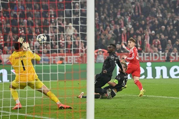 Goal Lennart KARL Bayern Muenchen to 2 1,Action,Goal kick Soccer Champions League,Season 2025 26, League phase FC Bayern Muenchen Sporting CP 3 1 on 09 12 2025