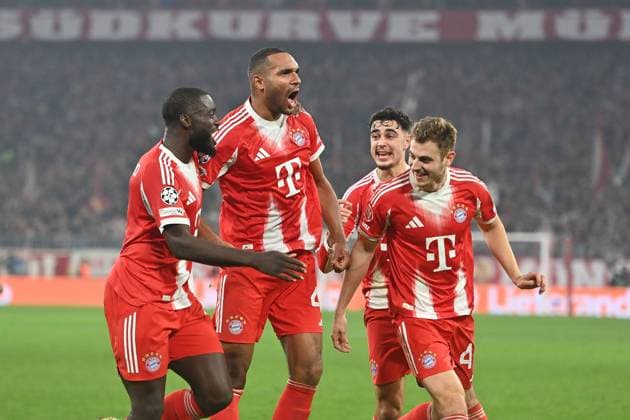 Goal celebration from left Dayot UPAMECANO Bayern Muenchen , Goalscorer Jonathan TAH Bayern Muenchen ,Aleksandar PAVLOVIC Bayern Muenchen , Josip STANISIC Bayern Muenchen after goal to 3 1,Cheering,Joy,Enthusiasm, Soccer Champions League,Season 2025 26, League phase FC Bayern Muenchen Sporting CP 3 1 on 09 12 2025