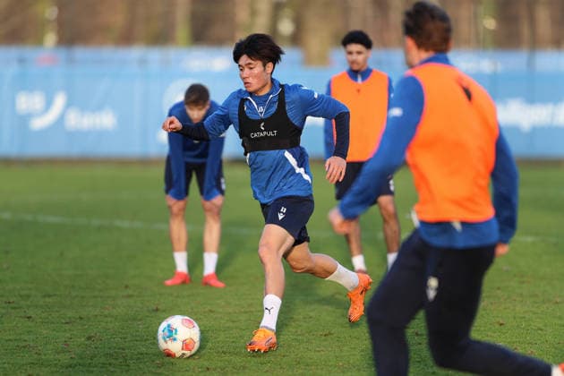 Action on the ball Shio Fukuda Karlsruher SC, 13 , Karlsruher SC Football, 2 Bundesliga, Training, 2025 2026, 09 12 2025, DFL REGULATIONS PROHIBIT ANY USE OF PHOTOGRAPHS AS IMAGE SEQUENCES AND OR QUASI VIDEO, Karlsruher SC Football, 2 Bundesliga, Training, 09 12 2025 Karlsruhe Copyright: xEibner-Pressefoto JanxPrihodax EP_JPA