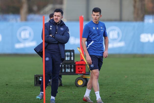 , Karlsruher SC Fussball, 2 Bundesliga, Training, 2025 2026, 09 12 2025, DFL REGULATIONS PROHIBIT ANY USE OF PHOTOGRAPHS AS IMAGE SEQUENCES AND OR QUASI VIDEO, Karlsruher SC Fussball, 2 Bundesliga, Training, 09 12 2025 Karlsruhe Copyright: xEibner-Pressefoto JanxPrihodax EP_JPA