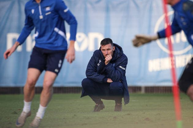 Christian Eichner Karlsruher SC, Head Coach , Karlsruher SC Football, 2 Bundesliga, Training, 2025 2026, 09 12 2025, DFL REGULATIONS PROHIBIT ANY USE OF PHOTOGRAPHS AS IMAGE SEQUENCES AND OR QUASI VIDEO, Karlsruher SC Football, 2 Bundesliga, Training, 09 12 2025 Karlsruhe Copyright: xEibner-Pressefoto JanxPrihodax EP_JPA