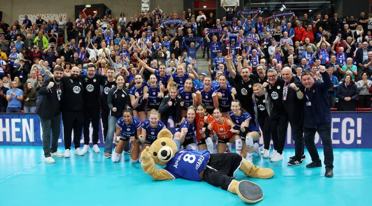 BAU 09 12 2025 Stuttgart Volleyball Allianz MTV Stuttgart vs SSC Palmberg Schwerin, Stuttgart celebrates victory and entry into the final