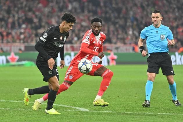 Alphonso DAVIES Bayern Muenchen , Action,duel against Joao SIMOES Sporting CP ,Comeback Soccer Champions League,Season 2025 26, League phase FC Bayern Muenchen Sporting CP 3 1 on 09 12 2025