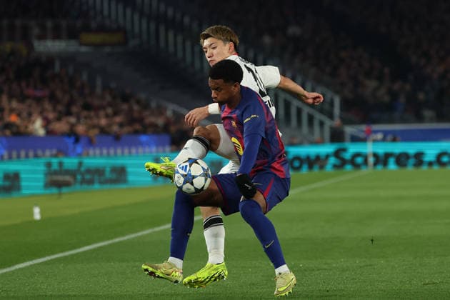 FBL SPA CL FC Barcelona Eintracht Frankfurt Ritsu Doan Eintracht Frankfurt , Alejandro Balde FC Barcelona during the Champions League phase Matchday 6 football match between FC Barcelona Eintracht Frankfurt an Camp Nou Barcelona, on December 09, 2025 Copyright: JoaquimxFerreira